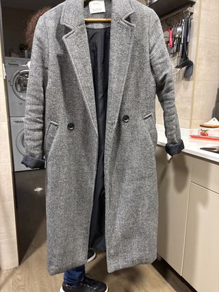 Abrigo largo gris Bershka