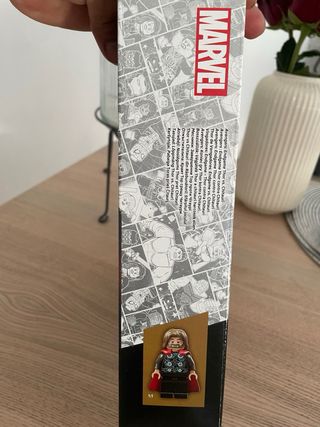 LEGO Marvel 76322 Endgame Thor vs Chitauri