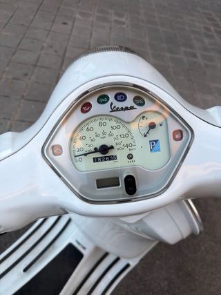 Vespa LX 125 ie Blanca