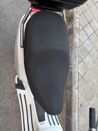 Vespa LX 125 ie Blanca