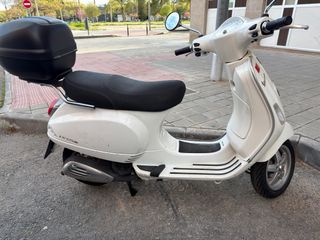 Vespa LX 125 ie Blanca