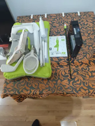 Consola Wii + Wii Fit + plataforma y accesorios