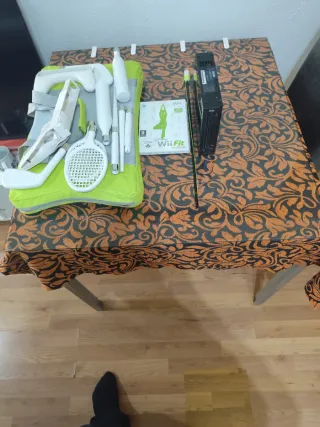 Consola Wii + Wii Fit + plataforma y accesorios