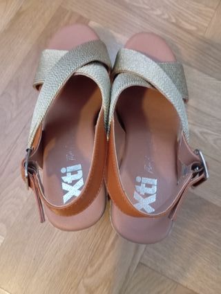 Sandalias XTI Talla 37 Doradas