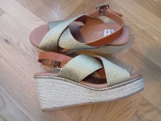 Sandalias XTI Talla 37 Doradas