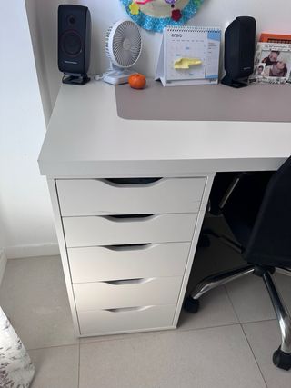 Escritorio y Silla Oficina, medida 120 * 60 * 74