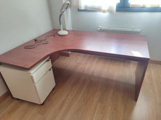 Escritorio/mesa de trabajo de madera y cajonera