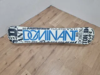 Equipo snowboard: tabla + botas + gafas