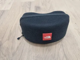 Equipo snowboard: tabla + botas + gafas