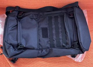 Mochila Portátil Negra Expandible