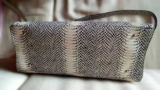 Borsa Guess effetto pitonato