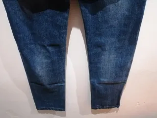 Pantalón vaquero recto.  Mastino.