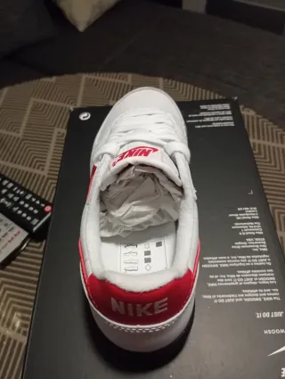 Nike Field General 82 Rojo/Blanco