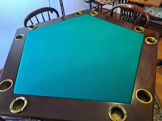 Mesa de juego cartas madera + sillas