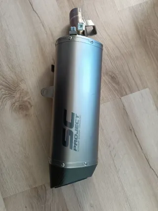 Honda NT. Escape SC Project Carbono Titanio.