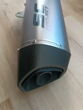 Honda NT. Escape SC Project Carbono Titanio.