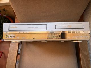 Combo  DVD y VHS Thomson DTH6000E VideoReproductor