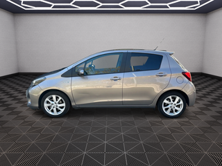 Toyota Yaris Hybrid 1.5cc 100cv 2015 ECO