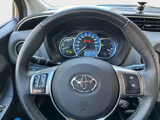 Toyota Yaris Hybrid 1.5cc 100cv 2015 ECO