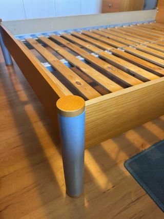 Somier con cabecero de madera