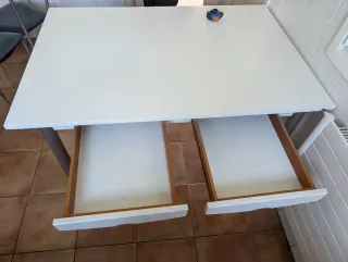 Mesa extensible y 4 sillas