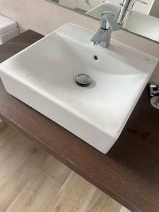 Lavabo Roca Blanco Porcelana. Lavavo y grifo