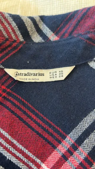 Camisa cuadros Stradivarius azul y roja