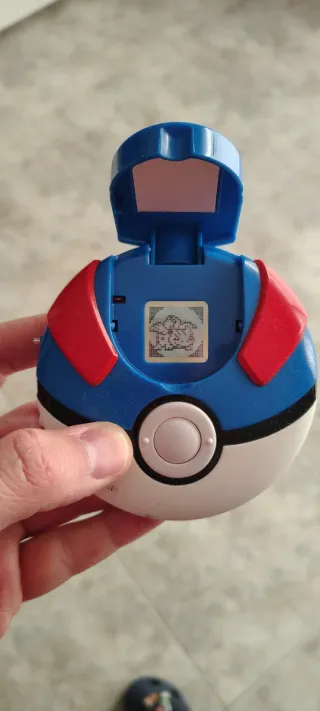 Cyber Superball Pokémon Tamagotchi