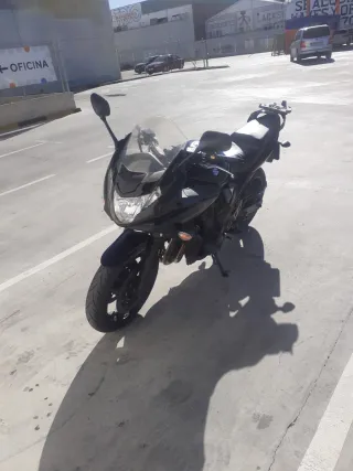 Suzuki GSF 650S Bandit Negra
