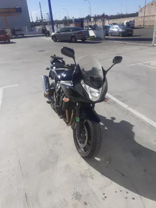 Suzuki GSF 650S Bandit Negra