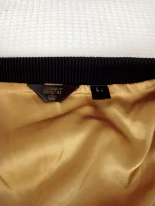 Chaqueta Adidas Negra y Dorada Talla M