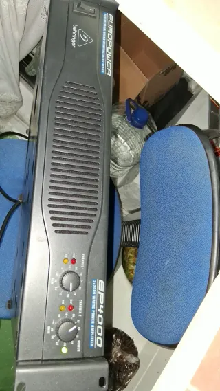 Amplificador Behringer EP4000