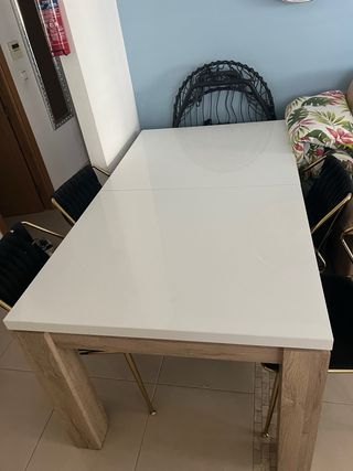 Tavolo da salotto moderno