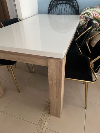 Tavolo da salotto moderno