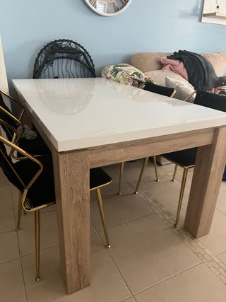 Tavolo da salotto moderno