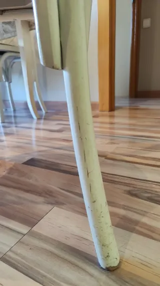 Pack 4 Sillas Maisons du Monde y mesa regalo