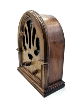 Bonita radio transistor vintage de madera