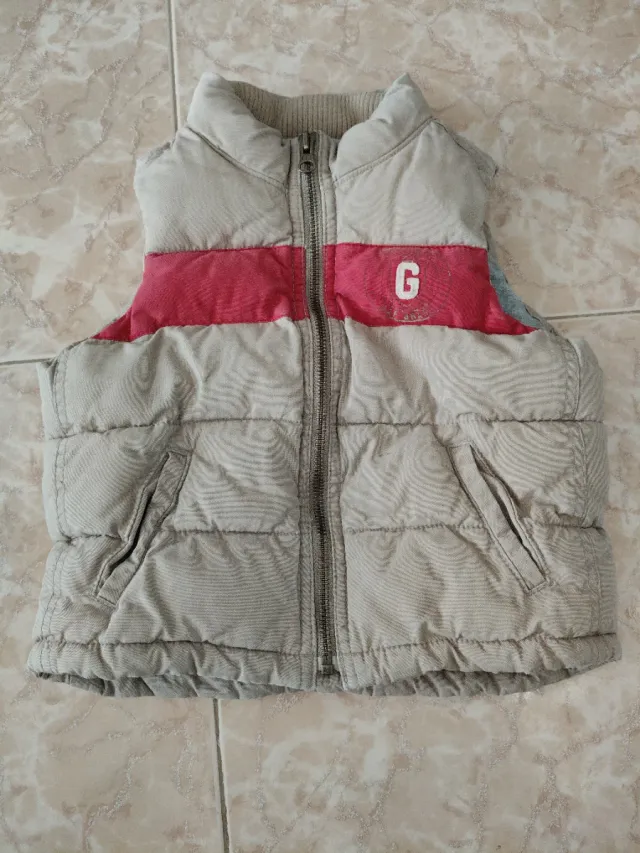 Chaleco Tommy Hilfiger Azul y  regalo Gap 3 años