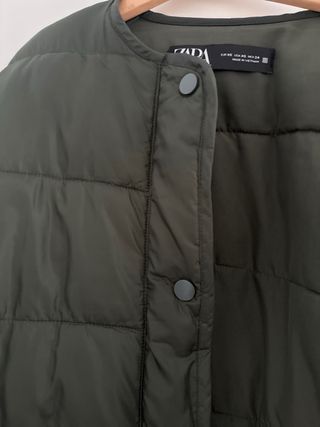 Cazadora Zara acolchada verde oliva