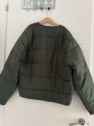 Cazadora Zara acolchada verde oliva