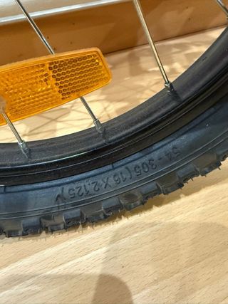 Bicicleta infantil rosa 16” con casco