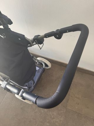 Cochecito de juguete azul