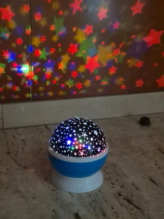 Iluminación infantil estrellas giratorias