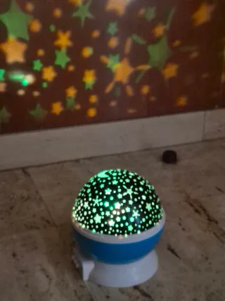 Iluminación infantil estrellas giratorias