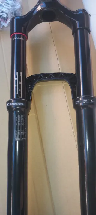Horquilla Rock Shox Revelation RC 29 Nueva