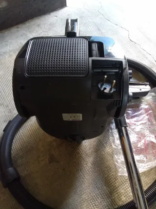 Aspiradora Taurus Guzzler Cyclone