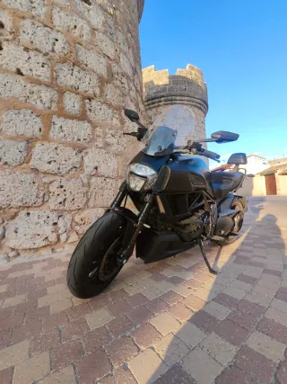 Ducati Diavel 2016 - 54.000 km