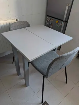 Mesa libro cristal y 2 sillas comedor