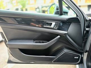 Porsche Panamera 2021