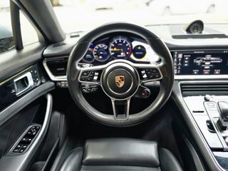 Porsche Panamera 2021